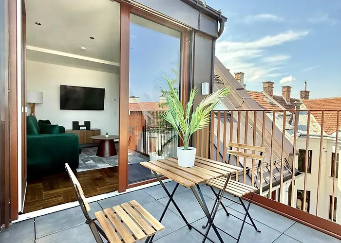 Penthouse Mit Parkplatz Und Balkon Апартаменти *