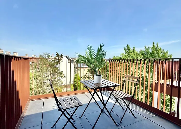Penthouse Mit Parkplatz Und Balkon Апартаменти Відень