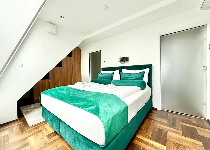 Penthouse Mit Parkplatz Und Balkon